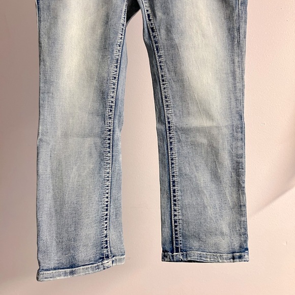 Grace in LA Women’s Denim Capri Pants, Size 26, Faded Blue; Sequins - Picture 5 of 9